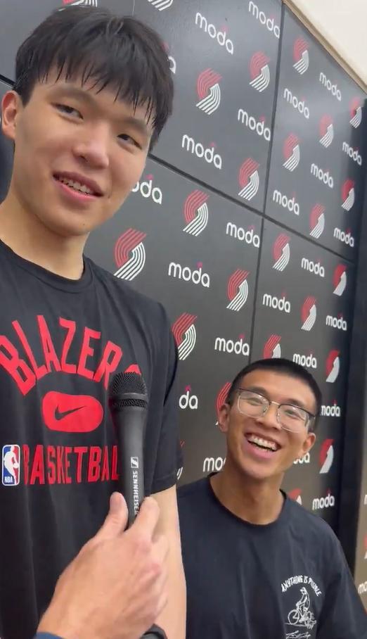 世界杯app下载-开拓者惹怒中国球迷！小杨受伤坐飞机却不让上，带伤下放没法打球