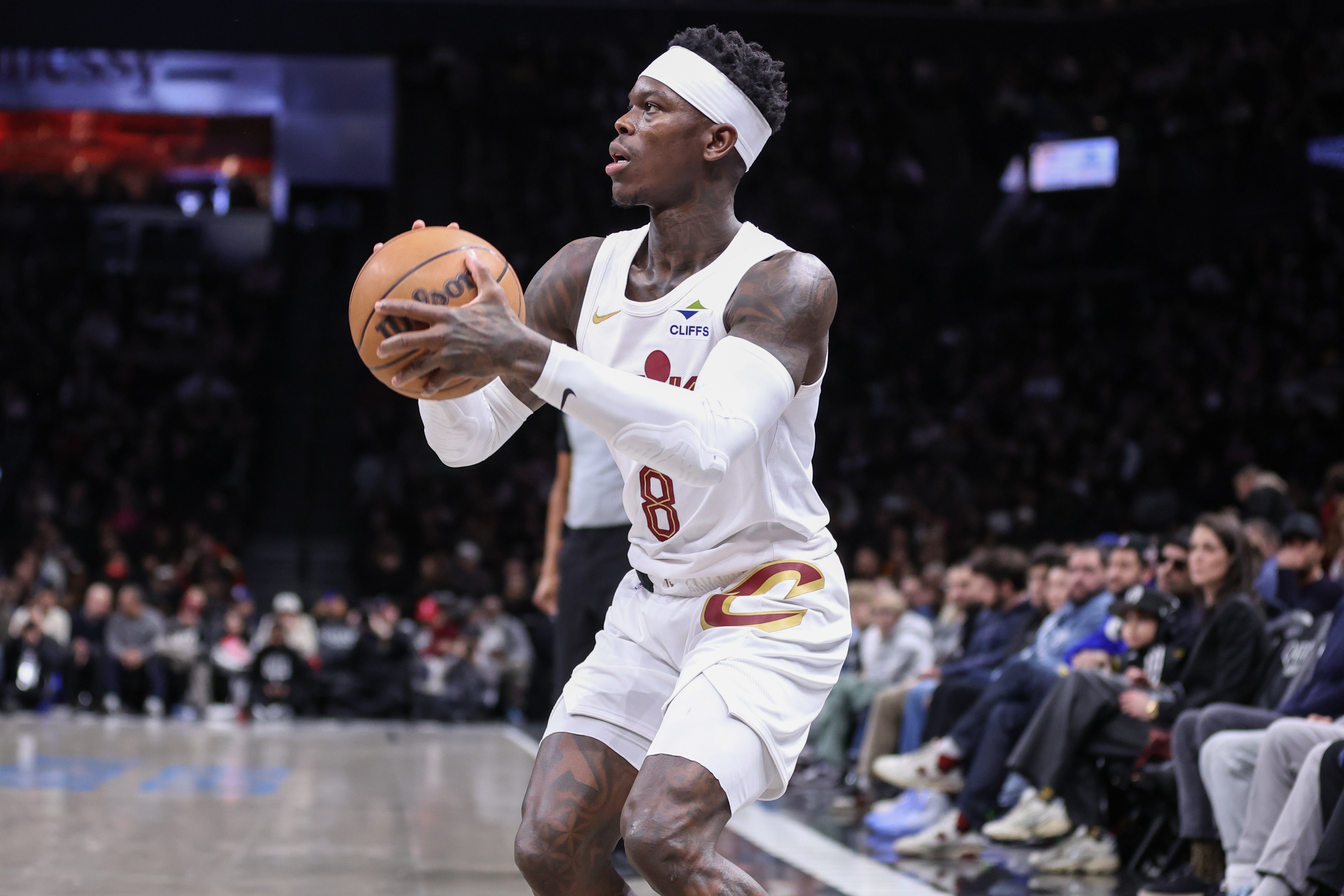 世界杯app下载-帕森斯：季后赛哈登&amp;米切尔被限制时 施罗德能控球&amp;创造进攻机会